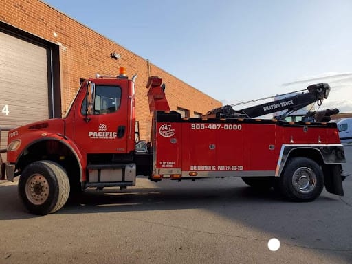 Unveiling the Mighty Freightliner M2 4×4: A Pacific Towing Powerhouse
